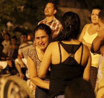 Ni leggins ni cabello rubio: pandillas aterrorizan a mujeres hondureñas