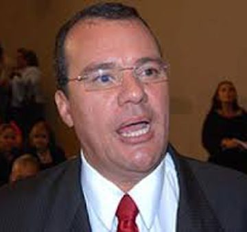 Renuncia a Televicentro periodista hondureño Renato Álvarez