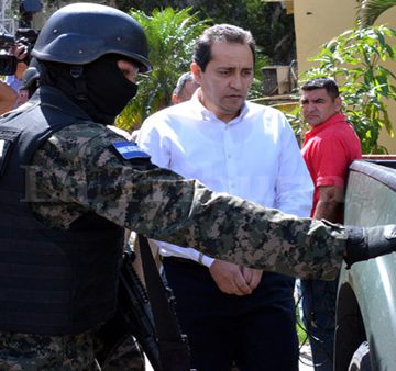 Exadministrador del Seguro Social a juicio hoy por compra sobrevalorada de ambulancias