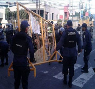 Urgente: desalojan campamento de indignados en la capital de Honduras