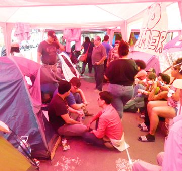 Hondureños en huelga de hambre cumplen 21 días