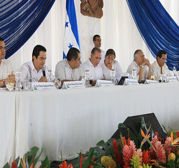 Honduras: oposición pide plebiscito para instalar la CICIH