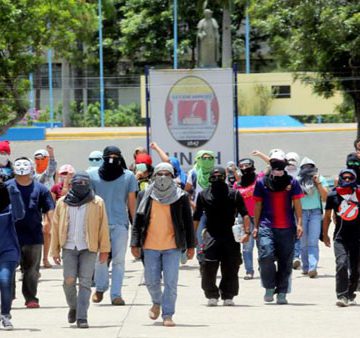 UNAH reinicia clases; rectora no quiere hablar con estudiantes