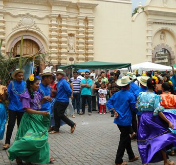 Estudiantes de educación media de Tegucigalpa tradiciones y costumbres de Honduras