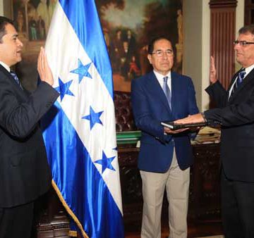 Tres nuevos funcionarios hondureños se suben al «Gobierno de la Vida Mejor»