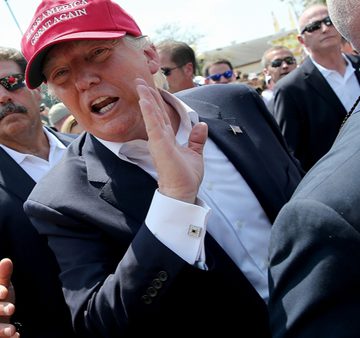 Candidato presidencial de EEUU confiscará remesas de inmigrantes Candidato presidencial de EEUU confiscará remesas de inmigrantes