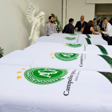 LLEGAN A BRASIL 64 CUERPOS CON JUGADORES DEL CHAPECOENSE LLEGAN A BRASIL 64 CUERPOS CON JUGADORES DEL CHAPECOENSE