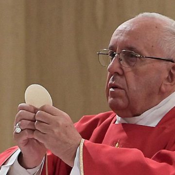 “LA NAVIDAD SUELE SER BULLICIO, NOS VENDRÍA BIEN UN POCO DE SILENCIO”