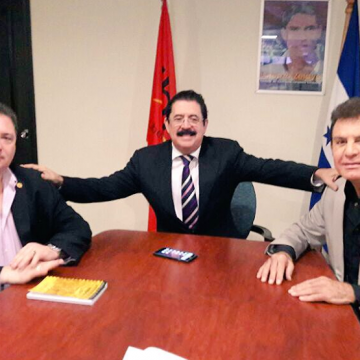PRESENTAN RECURSO DE AMPARO CONTRA LA REELECCIÓN