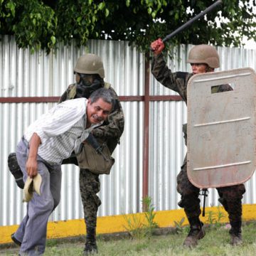 PARALELOS HISTÓRICOS Y ABUSOS DE PODER EN HONDURAS PARALELOS HISTÓRICOS Y ABUSOS DE PODER EN HONDURAS