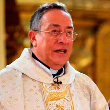 CARDENAL: “¿CÓMO EL ASESINO PUEDE DECIR QUE DIOS BENDIGA A HONDURAS?” CARDENAL: “¿CÓMO EL ASESINO PUEDE DECIR QUE DIOS BENDIGA A HONDURAS?”