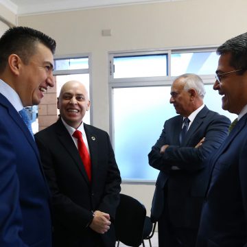 HONDURAS/ LOS TRES PODERES EN UNA MANO Y EL “TRA, TRA, TRAINING” DEL JUEZ CASTEL HONDURAS/ LOS TRES PODERES EN UNA MANO Y EL “TRA, TRA, TRAINING” DEL JUEZ CASTEL