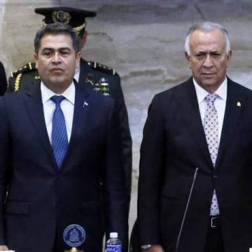 HONDURAS / JOH RETA A OLIVA Y VETA EMPLEO A PERSONAL DE SALUD