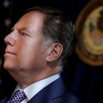 BERMAN CEDE A PRESIÓN Y FINALMENTE RENUNCIA A FISCALÍA DE NEW YORK BERMAN CEDE A PRESIÓN Y FINALMENTE RENUNCIA A FISCALÍA DE NEW YORK