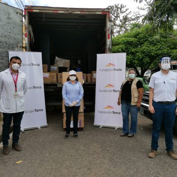 GRUPO TERRA DONA MÁS INSUMOS DE BIOSEGURIDAD A HOSPITAL SAN FELIPE