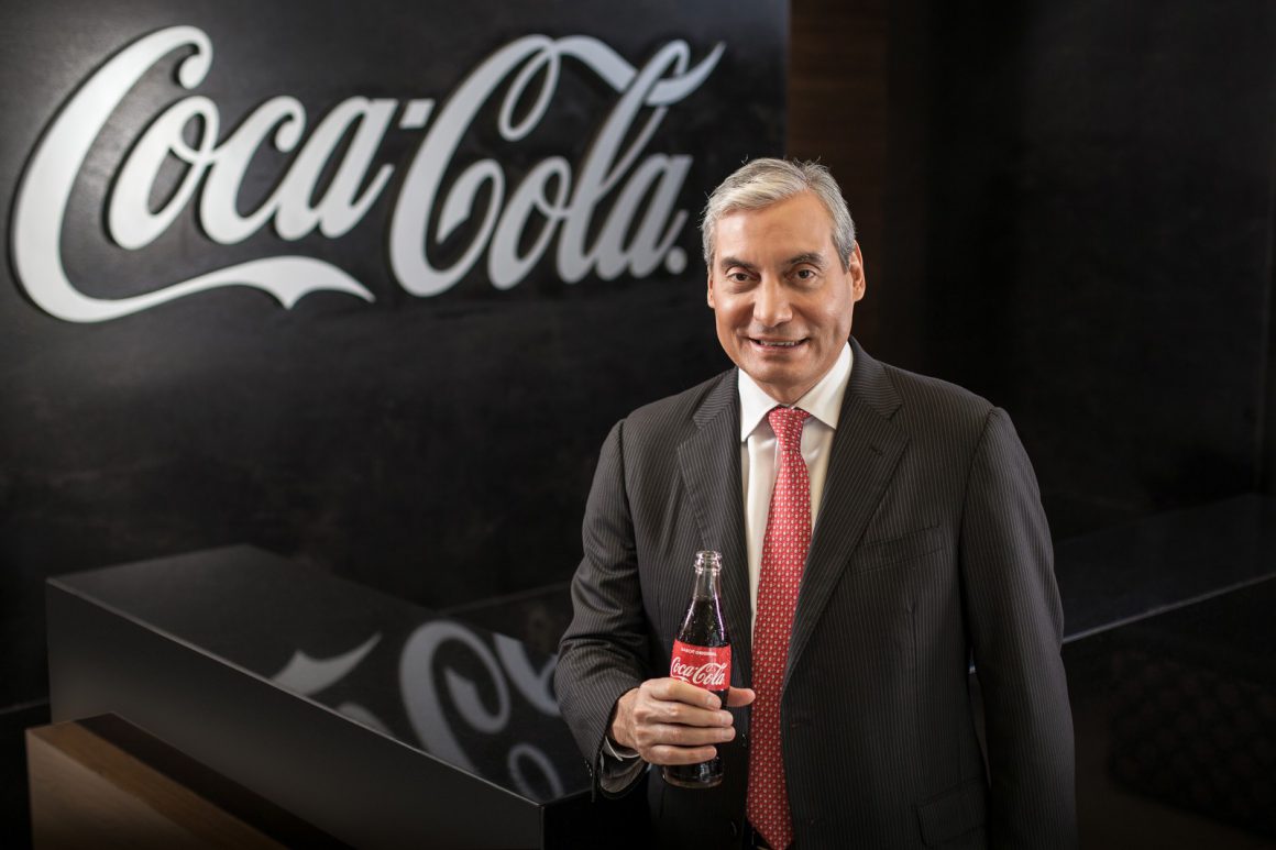 ¡DESTACABLE! EN MANOS DE HONDUREÑO PONEN EL DESTINO DE COCA-COLA