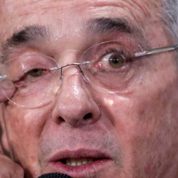 FISCALÍA COLOMBIANA RECHAZA SOLICITUD DE LIBERTAD PARA EXPRESIDENTE ÁLVARO URIBE FISCALÍA COLOMBIANA RECHAZA SOLICITUD DE LIBERTAD PARA EXPRESIDENTE ÁLVARO URIBE