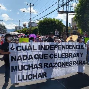 PROTESTA Y REPRESIÓN OTRA VEZ, POR 11 AÑOS CELEBRAN DISTINTO LAS DOS HONDURAS