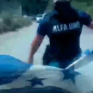 HONDURAS / EN EL DÍA DE LA BANDERA, GUARDIA DE MINERA “GRINGA” LA ROMPE A CUCHILLAZOS