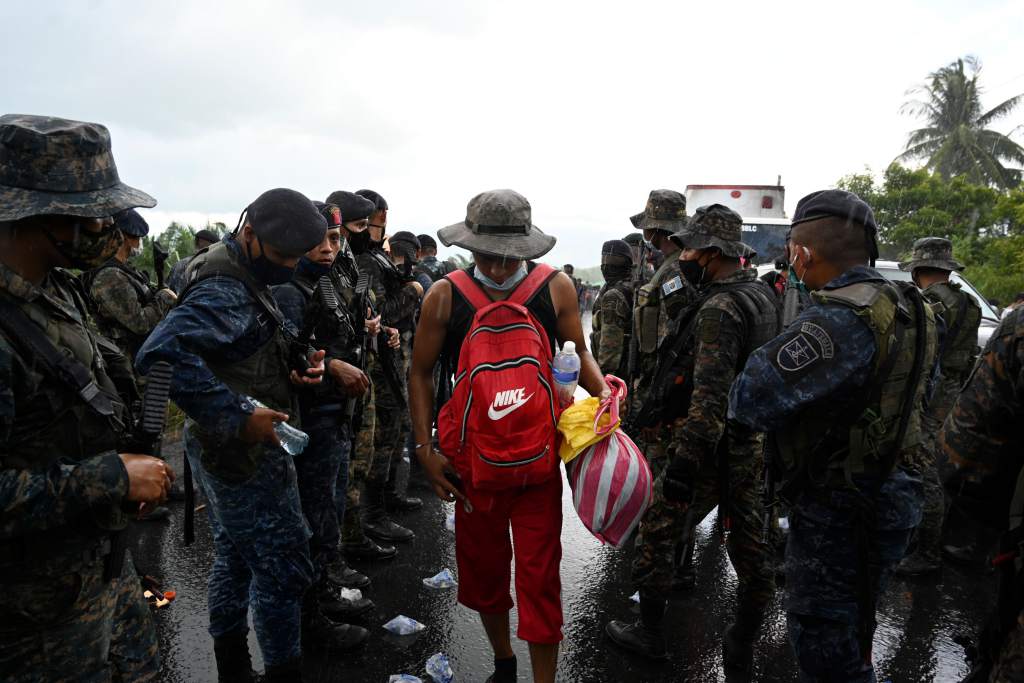 GUATEMALA PREPARA GUERRA CONTRA CARAVANA DE HONDUREÑOS GUATEMALA PREPARA GUERRA CONTRA CARAVANA DE HONDUREÑOS