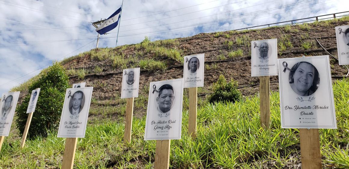 HONDURAS / LUTO Y ENOJO EN TRIBUTO DEL COLEGIO MÉDICO A CAÍDOS EN BATALLA DESIGUAL