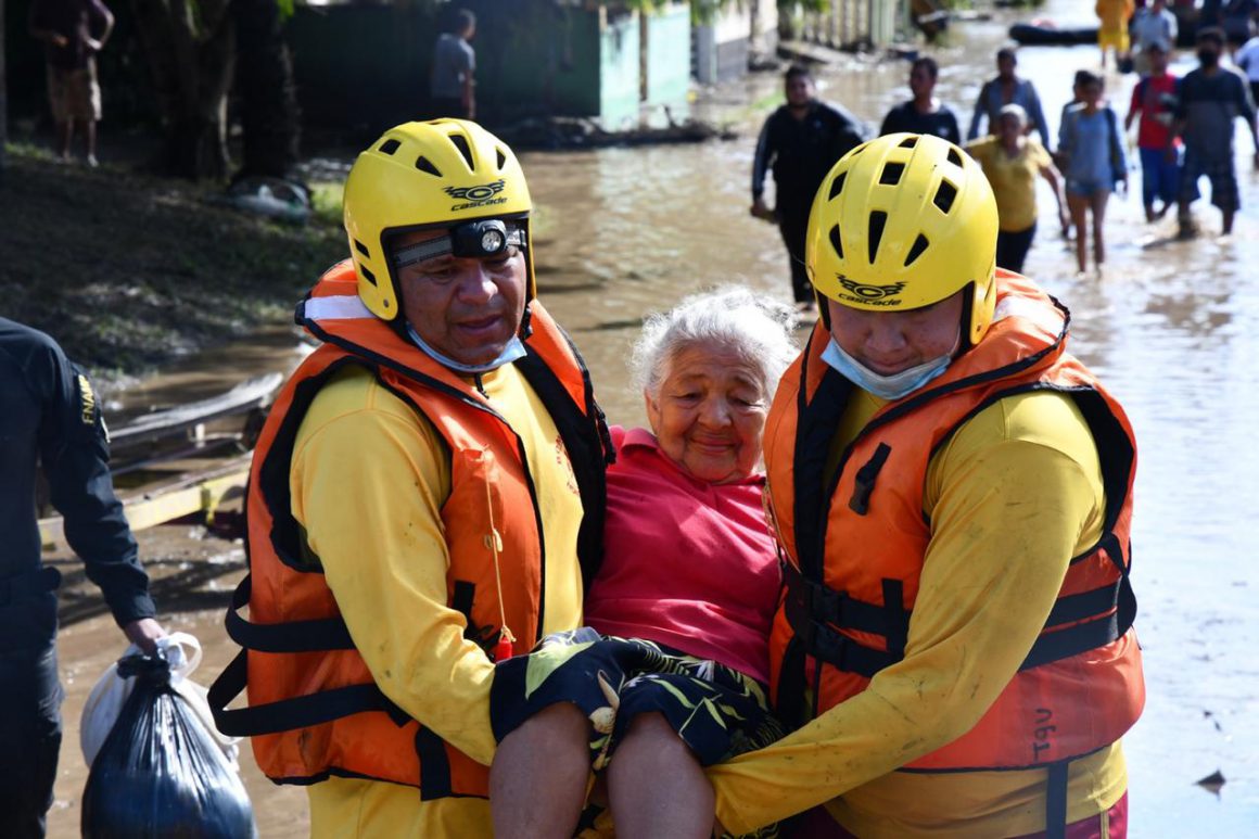 HONDURAS / “ETA”: 1.7 MILLONES DE AFECTADOS, 60 MIL DAMNIFICADOS Y 37 MUERTOS HONDURAS / “ETA”: 1.7 MILLONES DE AFECTADOS, 60 MIL DAMNIFICADOS Y 37 MUERTOS
