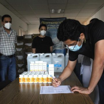 HONDURAS / EL LIBERTADOR DA MANO SOLIDARIA A HÉROES DE BLANCO HONDURAS / EL LIBERTADOR DA MANO SOLIDARIA A HÉROES DE BLANCO