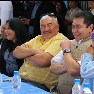 HONDURAS / DIPUTADO “PANDORO” Y CÓMPLICES GOLPEAN SALVAJEMENTE A CAMPESINO HONDURAS / DIPUTADO “PANDORO” Y CÓMPLICES GOLPEAN SALVAJEMENTE A CAMPESINO