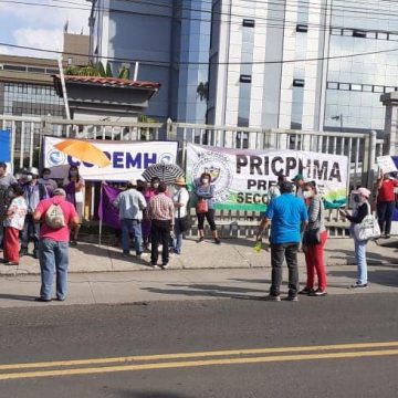 HONDURAS / MAESTROS VUELVEN A LAS CALLES POR INAUDITA LEY DE INVERSIONES HONDURAS / MAESTROS VUELVEN A LAS CALLES POR INAUDITA LEY DE INVERSIONES