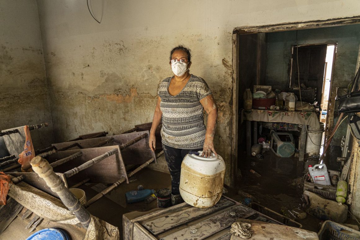 “HONDURAS SE AHOGA; RETROCEDE 20 AÑOS EN TRES SEMANAS DE LLUVIA”: DIARIO EL PAÍS