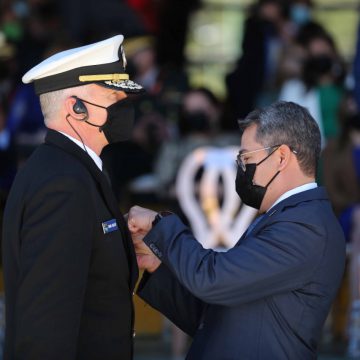 HONDURAS / LABERINTO DEL MINOTAURO, PREMIOS MILITARES Y OPOSICIÓN EN PAZ