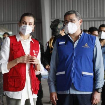 HONDURAS/ LETIZIA ROMPIÓ PROTOCOLO Y MANDÓ A JOH CON GANADEROS HONDURAS/ LETIZIA ROMPIÓ PROTOCOLO Y MANDÓ A JOH CON GANADEROS