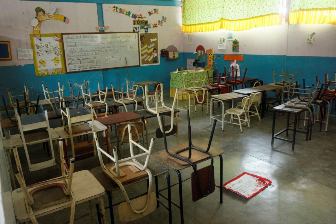 HONDURAS / INICIÓ EL AÑO ESCOLAR Y LOS NIÑOS NO TIENEN INTERNET HONDURAS / INICIÓ EL AÑO ESCOLAR Y LOS NIÑOS NO TIENEN INTERNET
