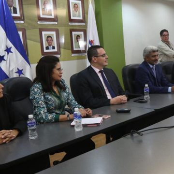 HONDURAS / ANA PAOLA OBLIGADA A PARAR EL FRAUDE EL DOMINGO