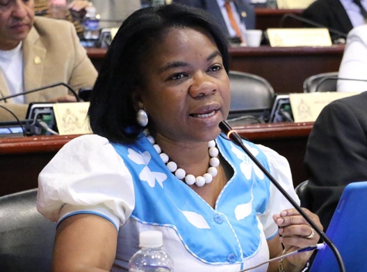 HONDUREÑOS INDIGNADOS CON POLÍTICOS POR DEGENERAR VACUNACIÓN HONDUREÑOS INDIGNADOS CON POLÍTICOS POR DEGENERAR VACUNACIÓN