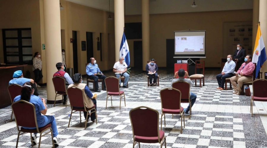 HONDURAS / PROFESIONALES DAN SOLUCIONES; EJECUTIVO SÓLO ESCUCHA HONDURAS / PROFESIONALES DAN SOLUCIONES; EJECUTIVO SÓLO ESCUCHA