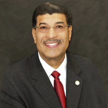 HONDURAS / ECONOMISTA EDWIN ARAQUE REQUIERE AYUDA, EN COMA POR COVID HONDURAS / ECONOMISTA EDWIN ARAQUE REQUIERE AYUDA, EN COMA POR COVID
