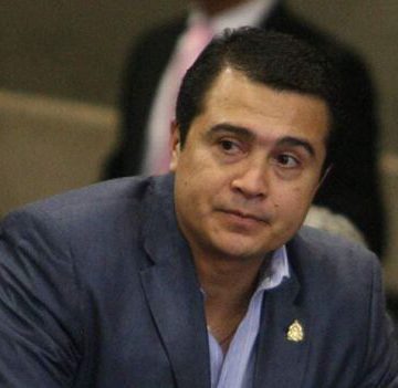 ÉXODO Y PROTESTAS EN HONDURAS Y NEW YORK, AMBIENTE EN “HORA CERO” DE TONY