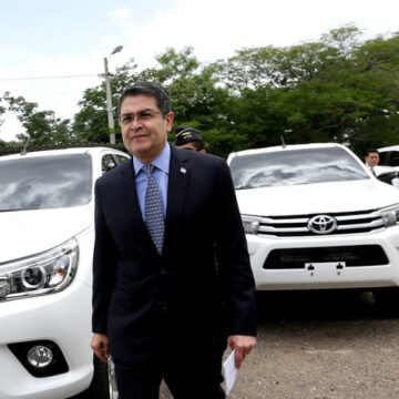 HONDURAS / GOBIERNO ACEPTA QUE GASTÓ 756 MILLONES EN 2,317 AUTOMÓVILES