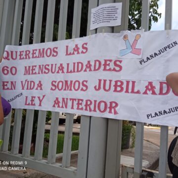 HONDURAS / MAESTROS JUBILADOS EXIGEN PROMESA DE 60 MESES DE PENSIÓN EN VIDA Y VACUNAS