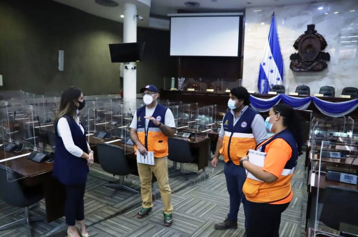 HONDURAS / ¡VIRUS! DIPUTADOS NO PUEDEN IR AL CONGRESO; NIÑOS SÍ A ESCUELAS Y PUEBLO A TRABAJAR