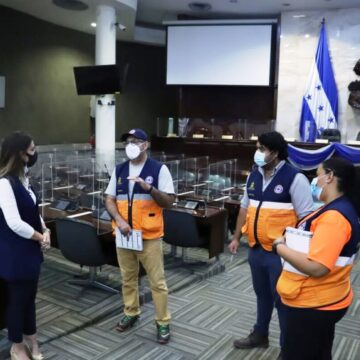 HONDURAS / ¡VIRUS! DIPUTADOS NO PUEDEN IR AL CONGRESO; NIÑOS SÍ A ESCUELAS Y PUEBLO A TRABAJAR