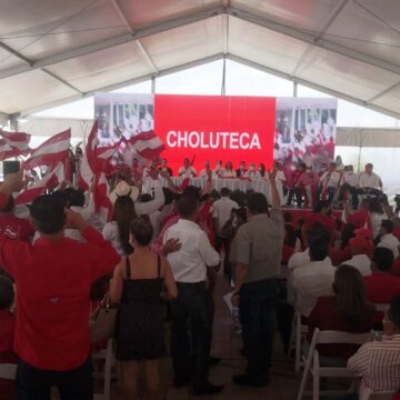 HONDURAS ̸ LIBERALES UNIDOS CONTRA “CACHURECOS” Y CONTINUISMO