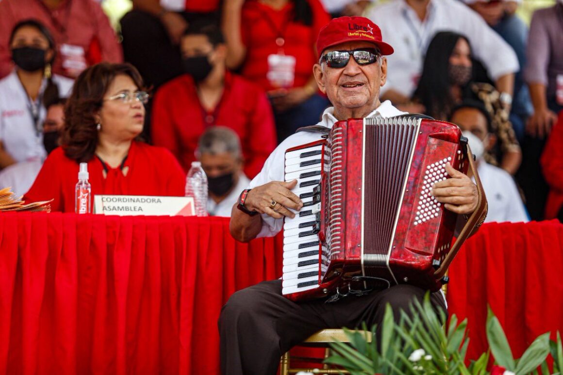 HONDURAS / ¡LAMENTABLE! COVID Y NEGLIGENCIA ARREBATAN LA VIDA A CANTOR MACARIO MEJÍA