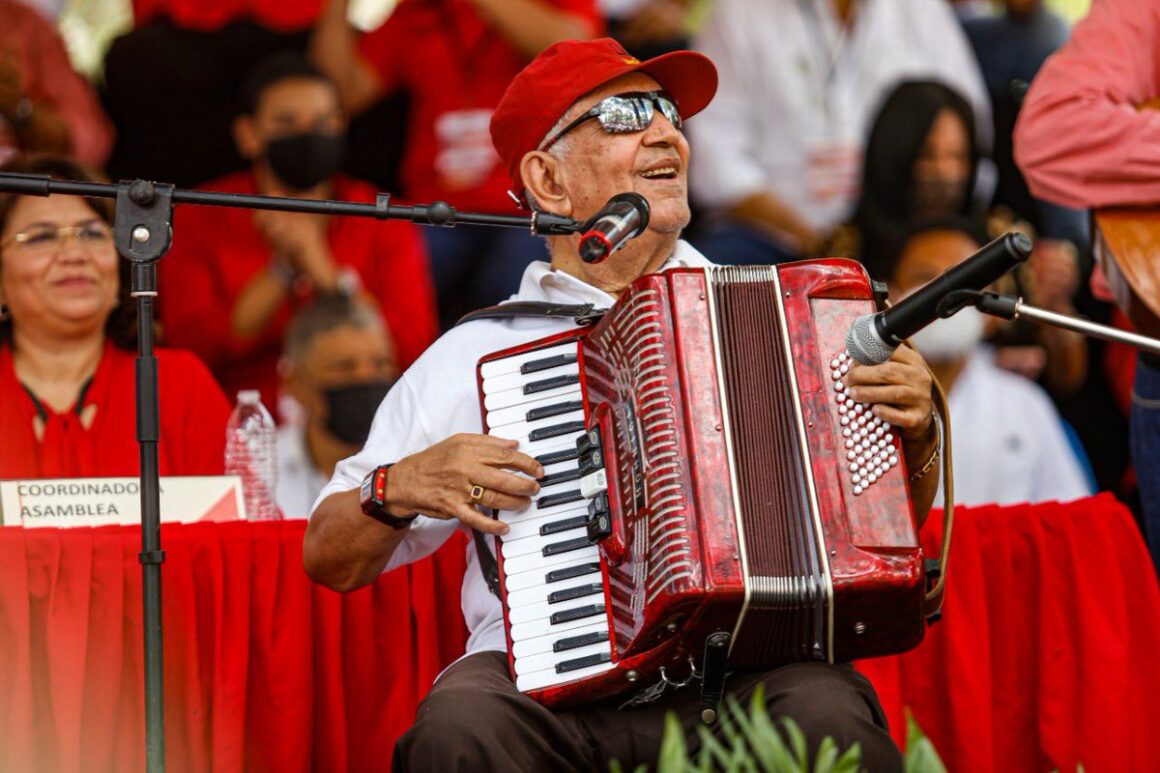 HONDURAS / ENTRE LLANTO DAN ÚLTIMO ADIÓS A MACARIO, INCANSABLE LUCHADOR SOCIAL HONDURAS / ENTRE LLANTO DAN ÚLTIMO ADIÓS A MACARIO, INCANSABLE LUCHADOR SOCIAL