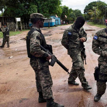 HONDURAS / FFAA DICE NO QUEMÓ CASAS Y DESALOJO FUE ORDEN DEL MINISTERIO PÚBLICO