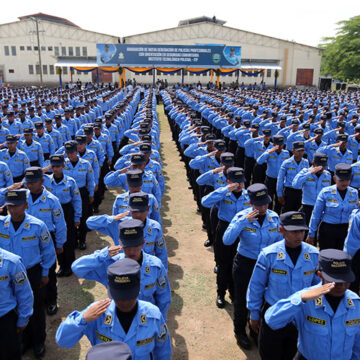 HONDURAS / GOBIERNO AUMENTA SALARIO A POLICÍAS PREVIO A ELECCIONES