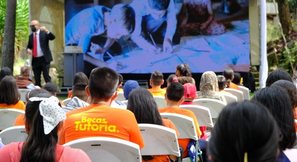 MÁS DE 600 JÓVENES CELEBRAN ENCUENTRO DE TUTORES ESCOLARES 2021