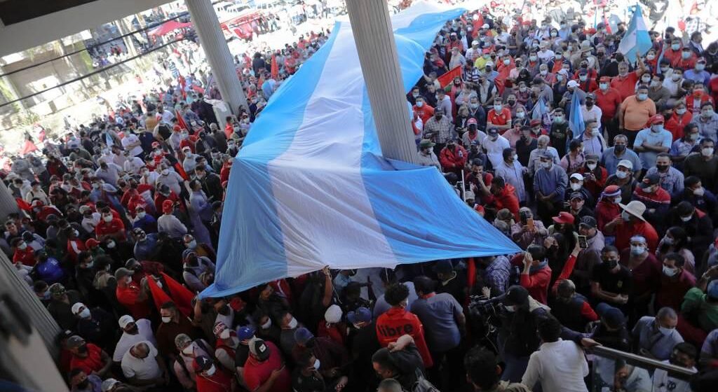 CRISIS DE LA CLASE POLÍTICA Y DE UNA DOMINACIÓN CORRUPTA