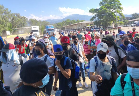 ÉXODO: UNOS 300 MIGRANTES SON REGRESADOS DESDE GUATEMALA